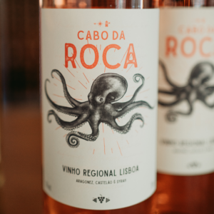 Cabo da Roca Guardião dos Oceanos Rosé — vinho rosé português de Hélder Cunha, fresco, salino e inspirado pela proteção dos oceanos.