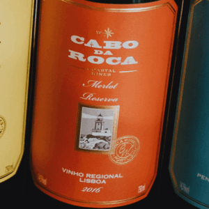 Cabo da Roca Reserva Merlot — vinho tinto português com fruta madura, frescura atlântica e elegância, criado por Hélder Cunha na região de Lisboa.